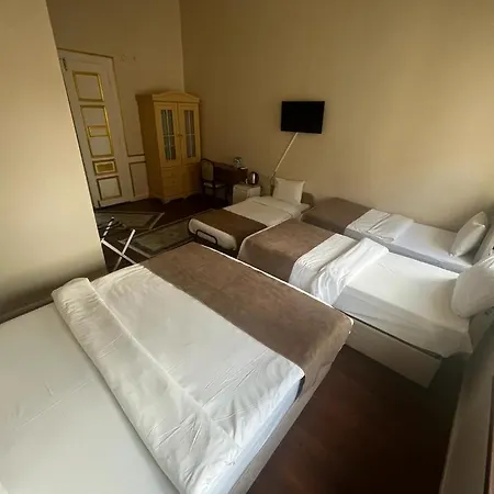 Hotel Oasis *